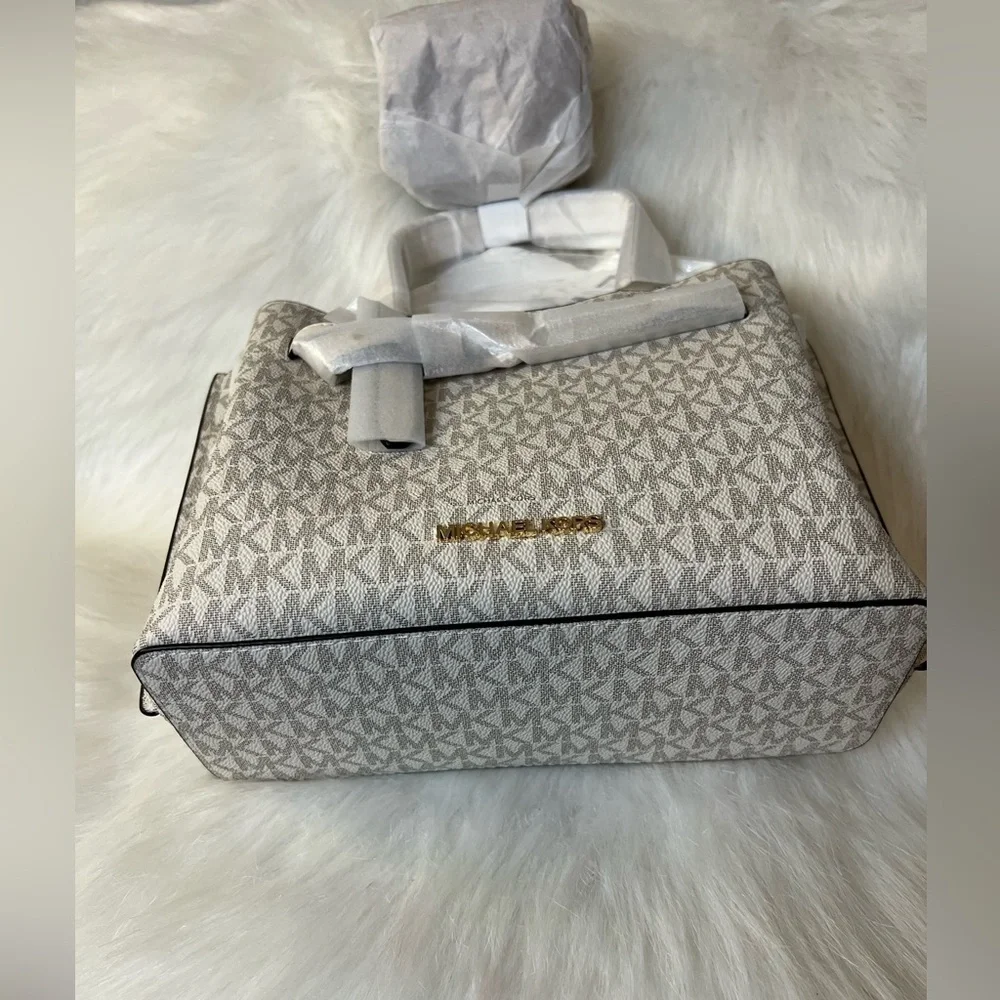 MICHAEL Michael Kors satchel logo
